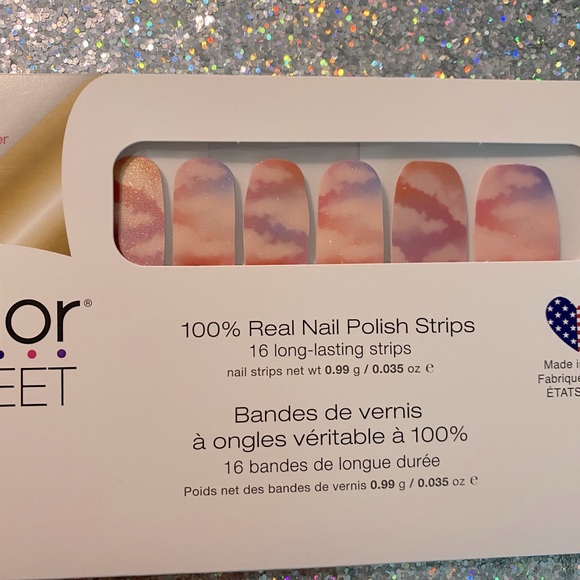 Color street nails 💕 - Picture 1 of 4